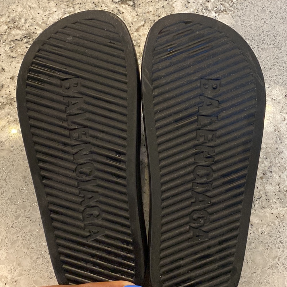 Black Balenciaga logo pool sandals - Picture 3 of 7